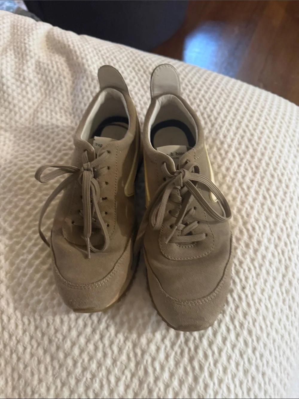 Women’s Lace-Up Casual Sneakers